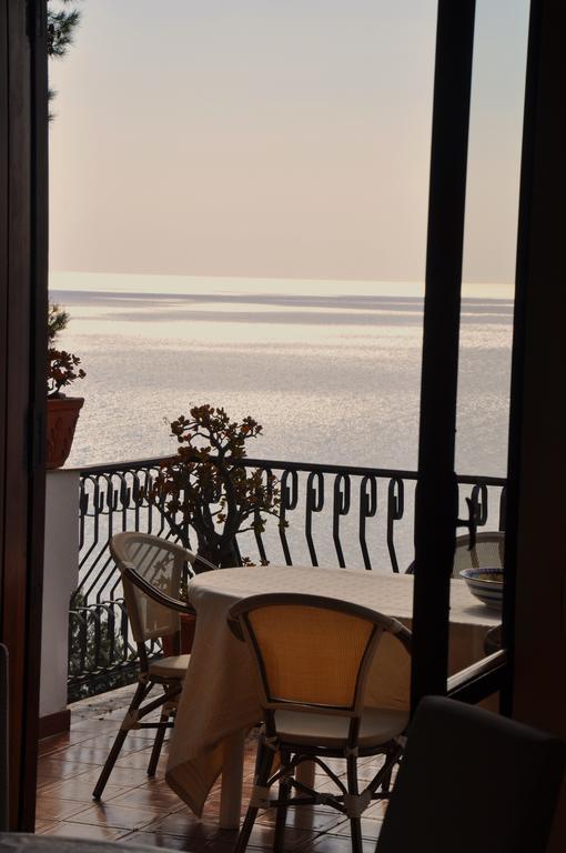 Villa Laura Sea View Apartments Santa Maria di Castellabate Exterior foto