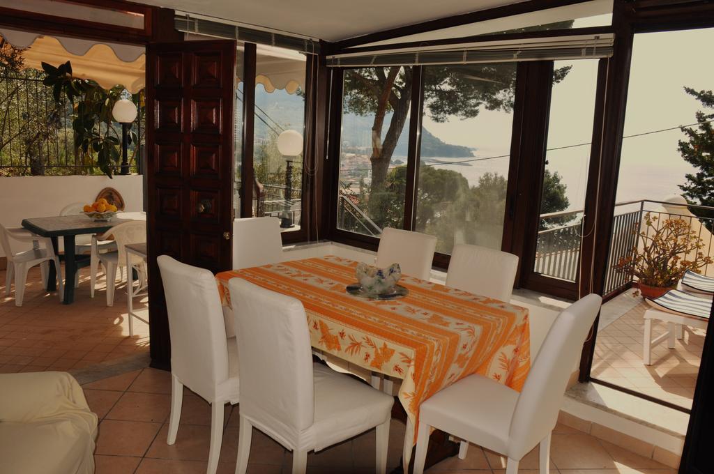 Villa Laura Sea View Apartments Santa Maria di Castellabate Exterior foto